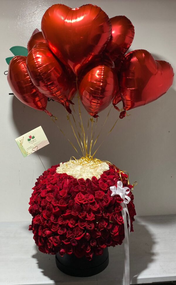Cilindro con globos de amor